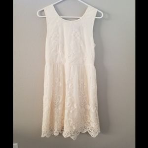 Forever 21 White Dress (Size: M)